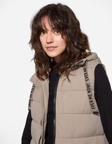 Prešívaná vesta - Regulovateľný spodný okraj - svetlohnedy