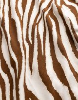 Tričko - Květovan&yacute; vzor - hneda