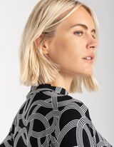 Pikkade varrukatega s&auml;rk - LENZING&trade; ECOVERO&trade; - must