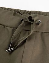 Meleg&iacute;tőnadr&aacute;g - Derek&aacute;n h&uacute;z&oacute;zsin&oacute;rral - s&ouml;t&eacute;tz&ouml;ld