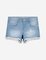Jeansshorts - Stickereien - hellblau