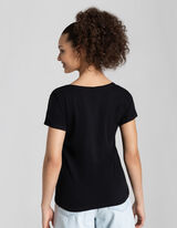 T-s&auml;rk - s&auml;delev motiiv - must