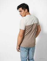 Tričko - N&aacute;prsn&eacute; vrecko - svetlohnedy