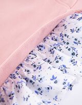 sweter - falbany - rozowy