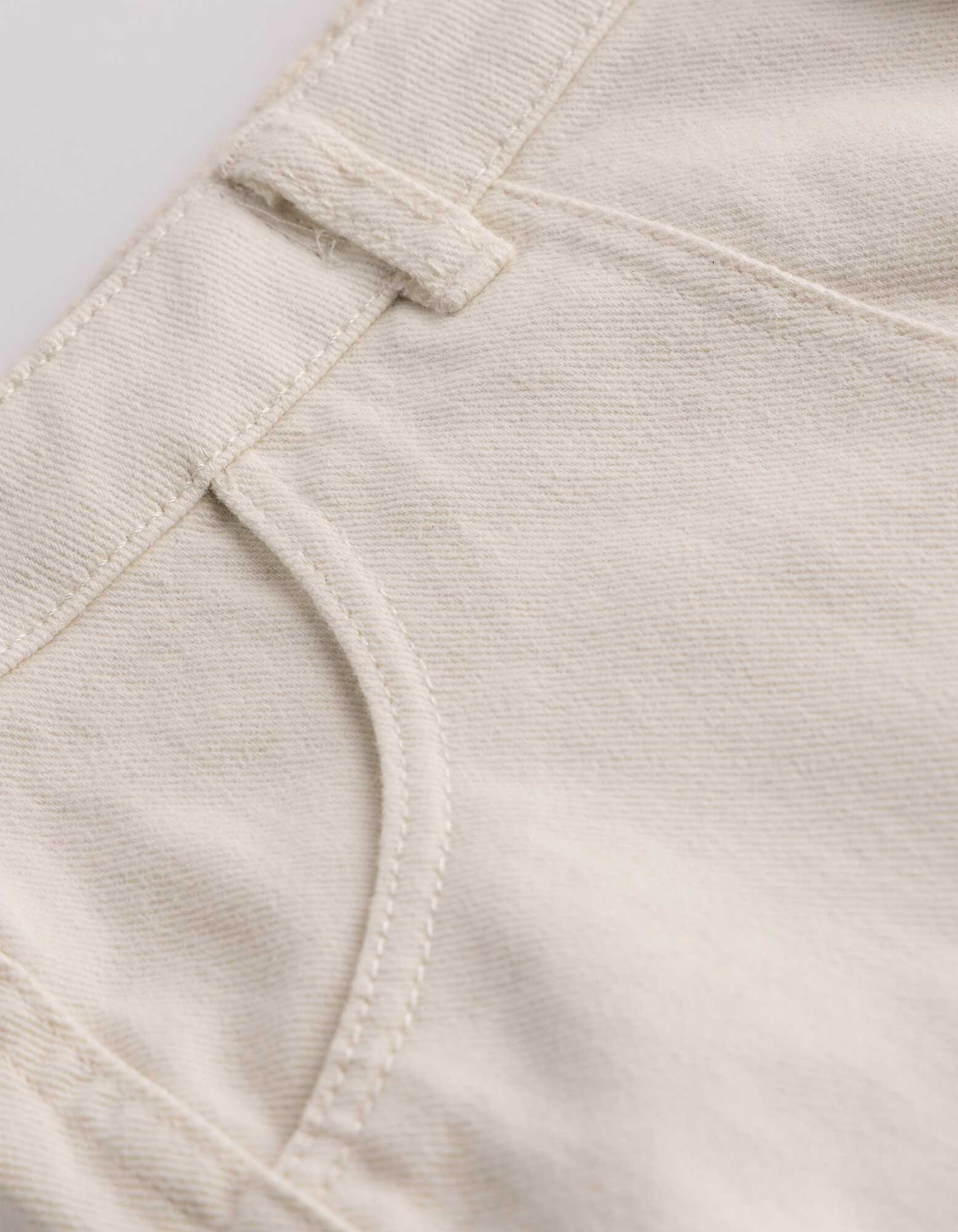 Short - Bords effrang&eacute;s - Blanc cass&eacute;