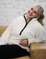 Cipz&aacute;ros meleg&iacute;tőfelső - Pl&uuml;ss - feher