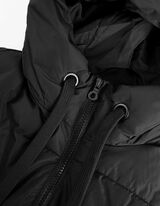 Pre&scaron;&iacute;van&yacute; kab&aacute;t - Vodoodpudiv&aacute; - cierna