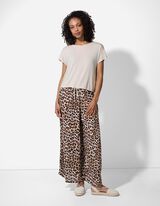 T-s&auml;rk - &uuml;hev&auml;rviline - valge