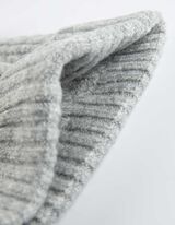 Gebreide muts - kabelpatroon - grijs