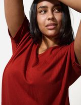 Felső - V-kiv&aacute;g&aacute;s - m&eacute;lyv&ouml;r&ouml;s