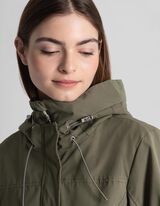 Dzseki - V&iacute;zoszlop - s&ouml;t&eacute;tz&ouml;ld