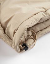 Tuulejakk - vetth&uuml;lgav - beezh