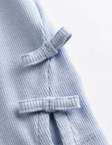 T-Shirt - Schleifenapplikation - hellblau