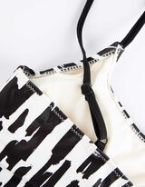 Jednodielne plavky - Vatovan&eacute; ko&scaron;&iacute;čky - cierna