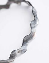 Nakit za lase - Vzorec po celotnem oblačilu - vijolicna