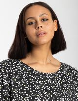 T-s&auml;rk - allover-mustriga - must