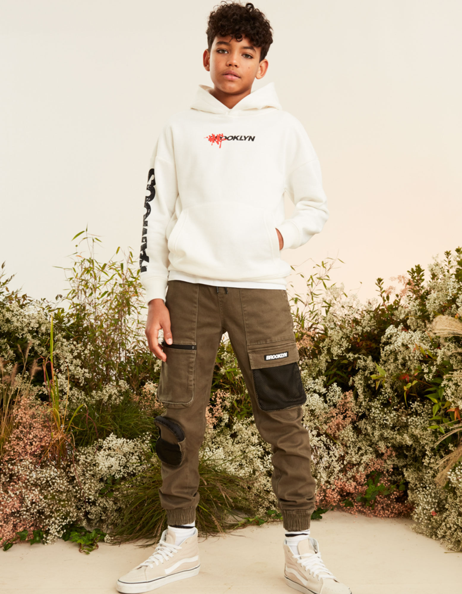 Alexander Wang EZ ミッド ライズ ジーンズ EZ - MID RISE STRAIGHT LEG JEANS IN CLEAR HOTFIX in VINTAGE