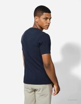 T-s&auml;rk - &uuml;hev&auml;rviline - tumesinine