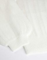 Sweter z dzianiny - Wełniany wygląd - bialy