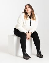 Cipz&aacute;ros meleg&iacute;tőfelső - Pl&uuml;ss - feher