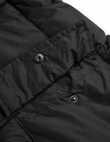 Pre&scaron;&iacute;van&yacute; kab&aacute;t - Vodoodpudiv&aacute; - cierna