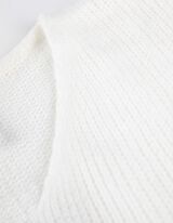 Pleteni pulover - V-izrez - bela