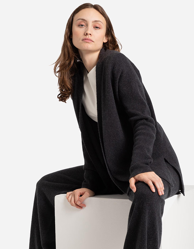 Grauer Cardigan aus Kaschmir