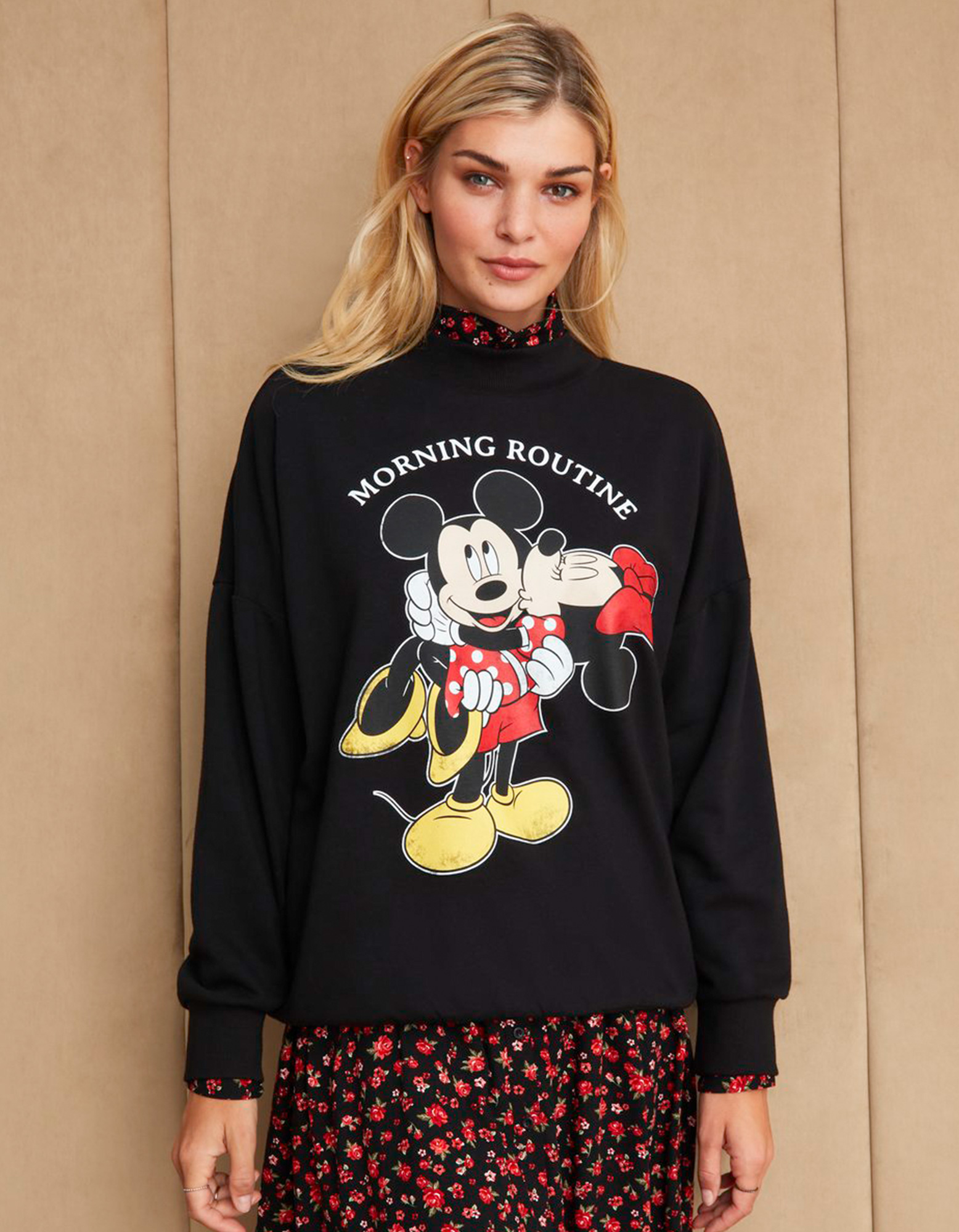 Damen Sweatshirt mit Mickey Mouse Print Takko Fashion Damen Sweatshirt mit Mickey Mouse Print Takko Fashion