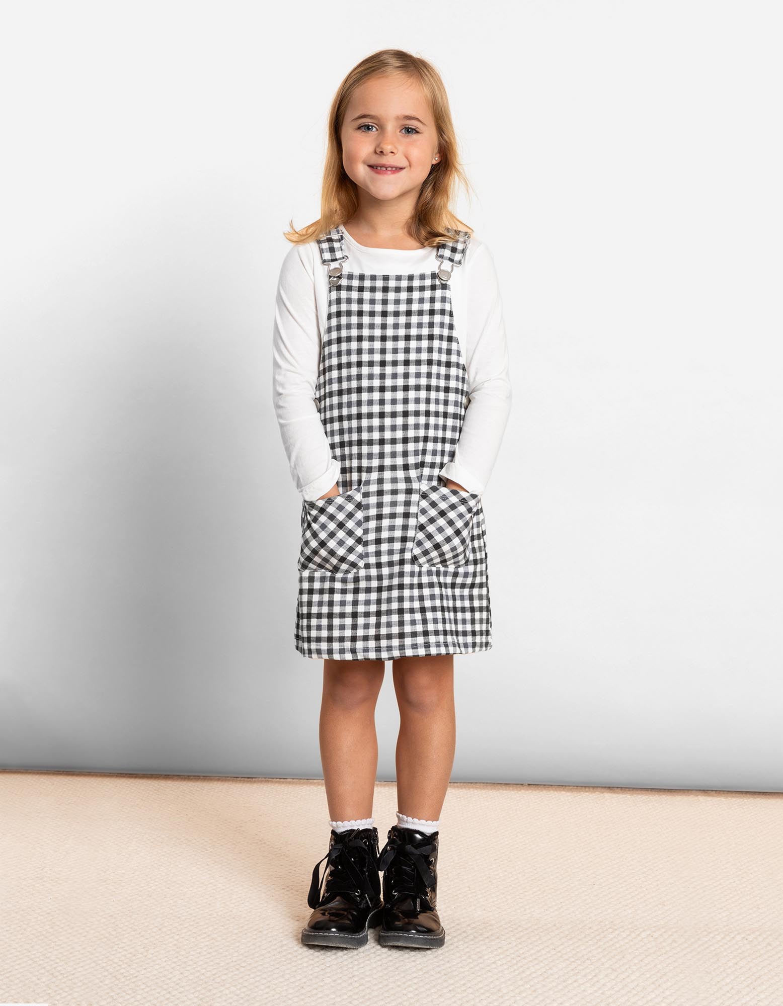 Set aus Langarmshirt und Latzkleid Knielang weiB Takko Fashion